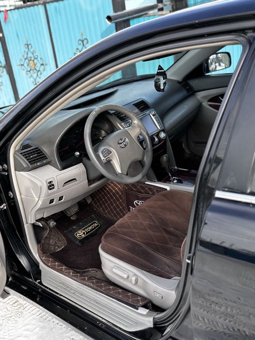 Toyota camry 2.5 продам