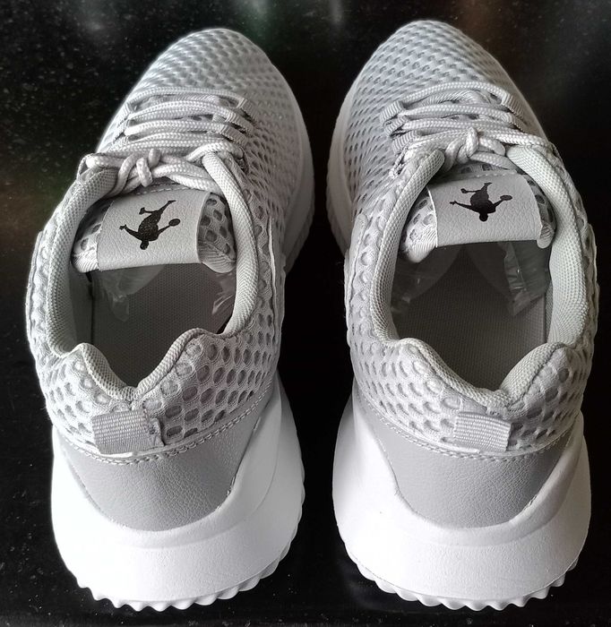 Кроссовки. Классика. Повседневные