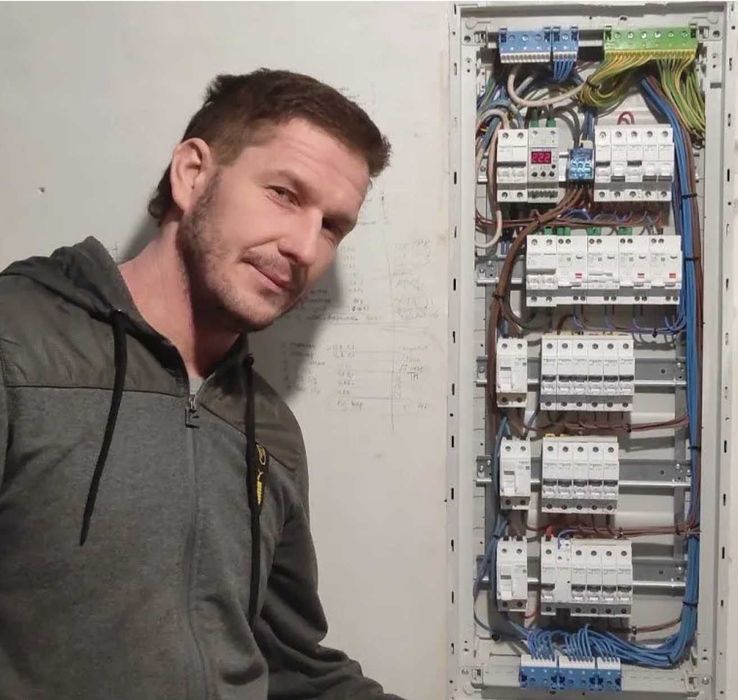 Электрик на дом, установка бра на стену, гарантия качества
