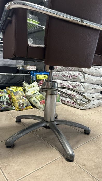 Фризьорски стол 2 броя