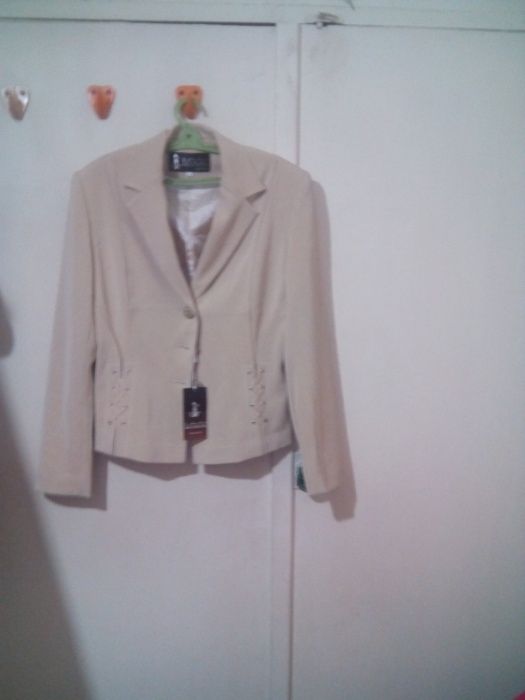 продается пиджак классический