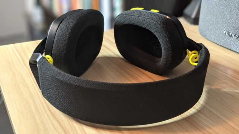 Logitech G435 чёрные и белые, Bluetooth, без USB LIGHTSPEED, б/у