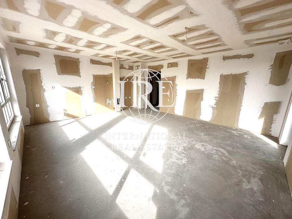 Продава се Тристаен апартамент в Варна, Гранд Мол Варна - 120 кв.м за 1792 €/кв.м - Снимка #2