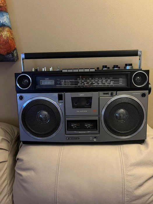 колекционерски радио-касетофон "SANYO M 9990 LU"