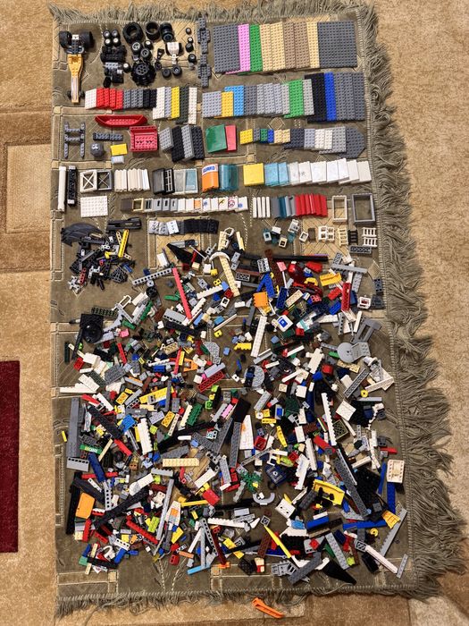 Продам большой пакет лего деталей