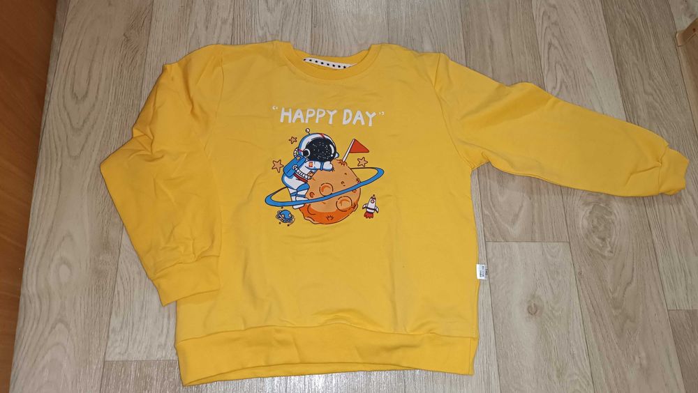 продам новую кофту на мальчика 7-8 лет