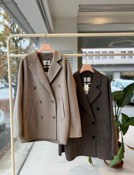 Продается пальто бежево серый