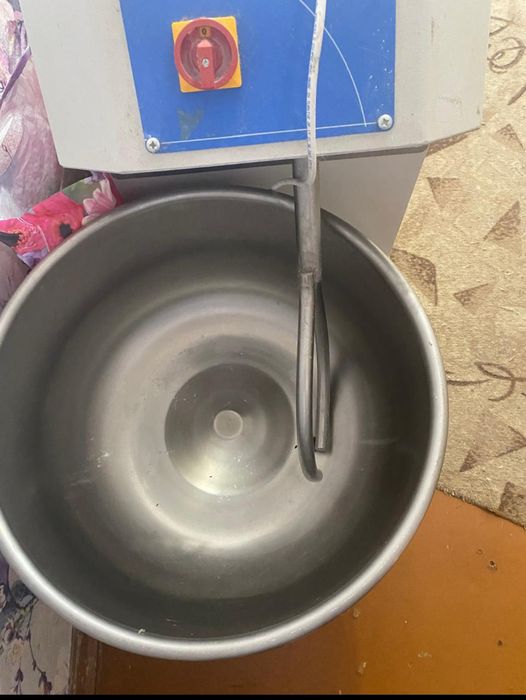 Продам Тестомес-миксер Mateka