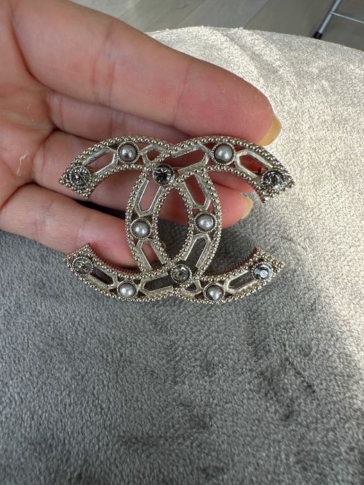 Brosa chic Chanel