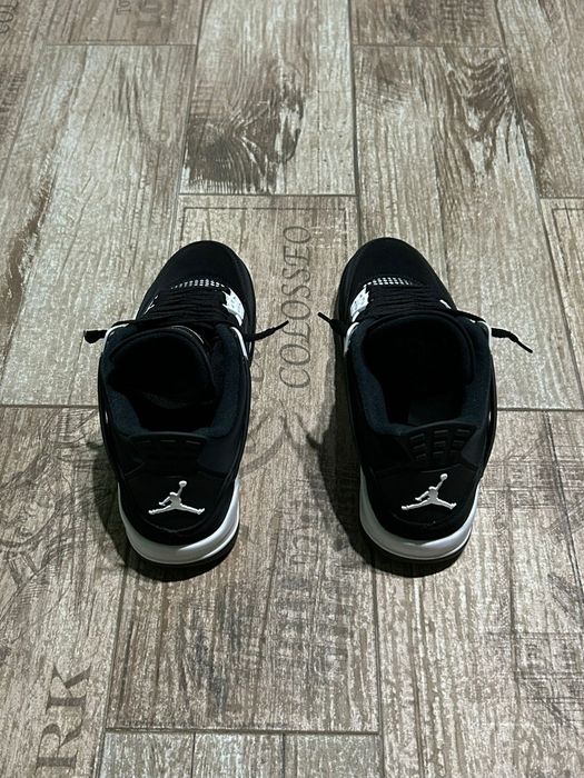 Jordan 4 White Thunder