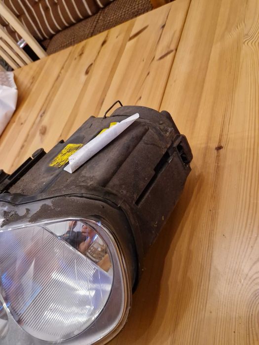 Far volkswagen Touran 2003-2007 partea stanga