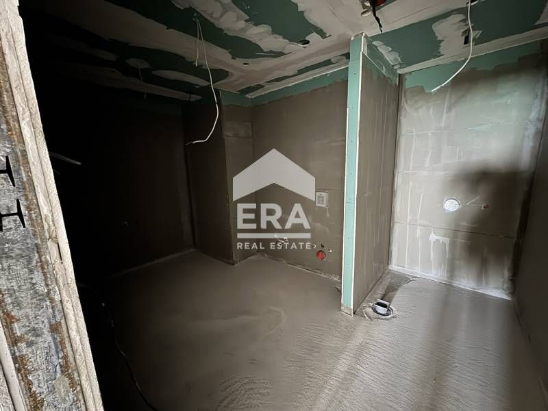 Продава се Тристаен апартамент в к.к. Св.Св. Константин и Елена - 190 кв.м за 3837 €/кв.м - Снимка #9