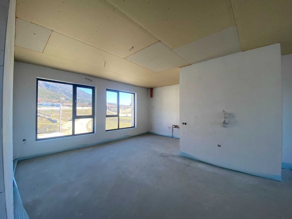 Продава се Тристаен апартамент в Карлово - 115 кв.м за 11 €/кв.м - Снимка #2