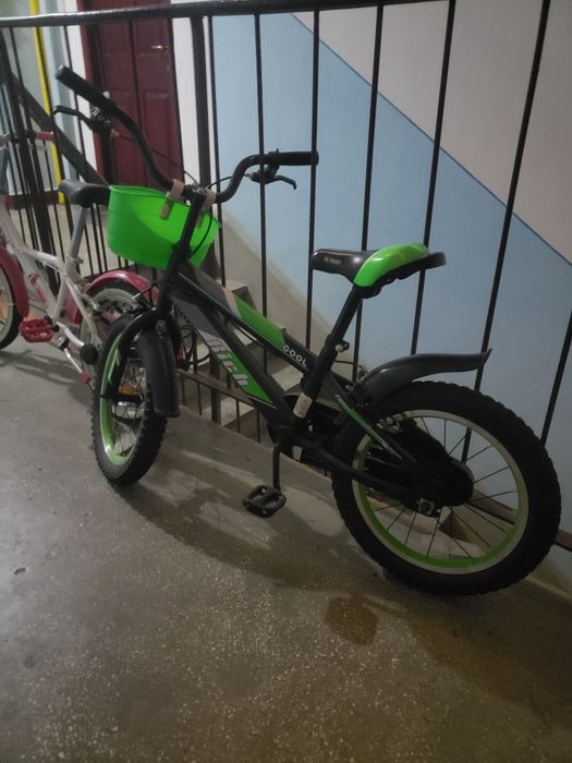 De vanzare bicicleta si role