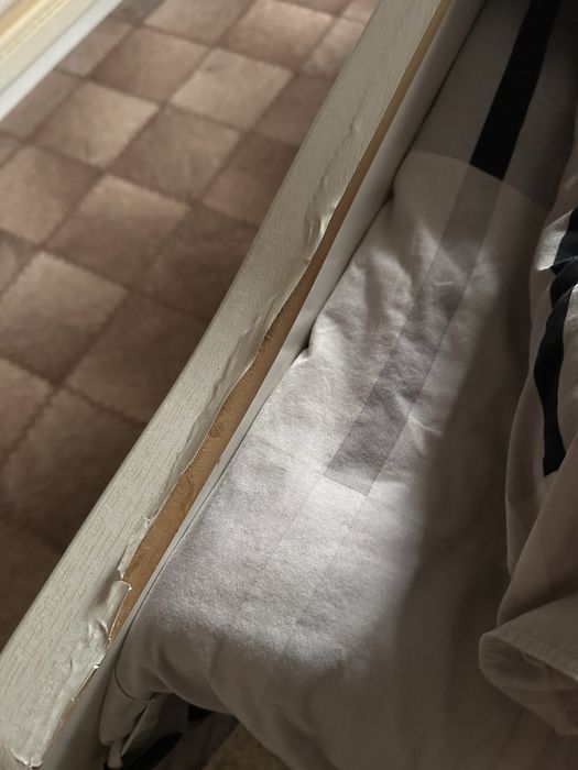 Кровать с матрасом