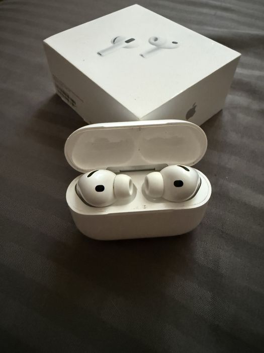 AirPods Pro 3.