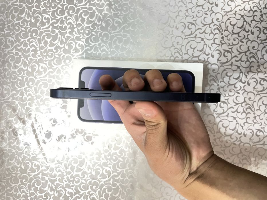 iphone 12 qora rangda