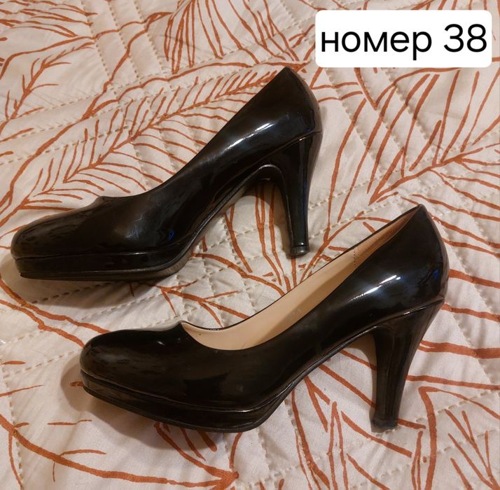 Елегантни дамски обувки номер 38 и 39