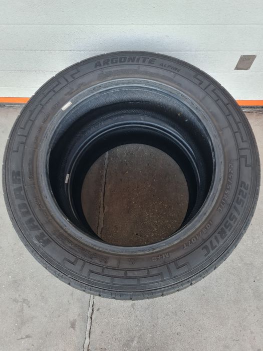 Зимни гуми за Бус 2 броя RADAR Argontine 225 55 R17 C дот 2624