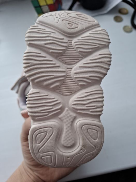 Детские кроссовки