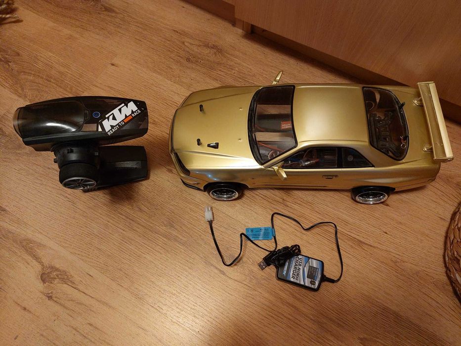 Automodel Drift Maverick 1/10  AWD  Nissan Skyline  strada auriu custom