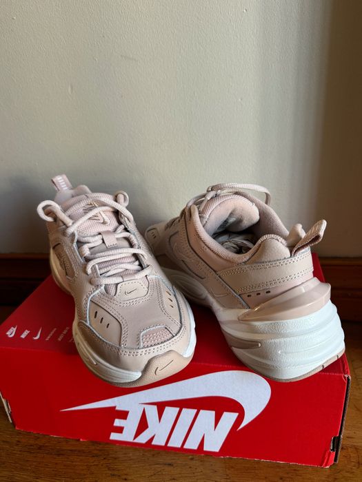 Бежави маратонки W Nike M2K Tekno