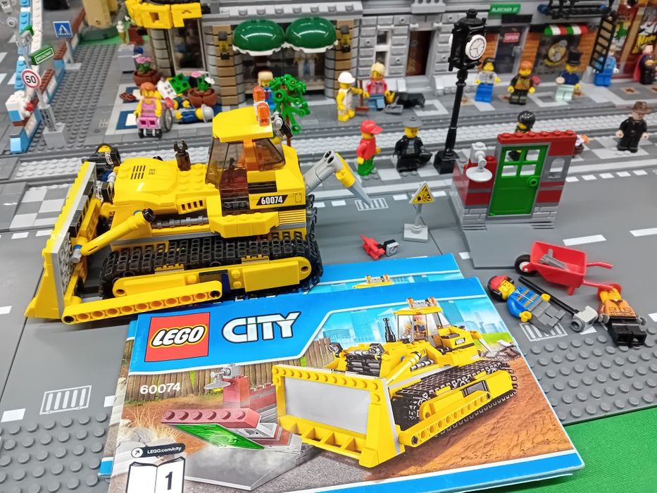 Lego City 60074
Buldozer Lego City 60074, +6 ani, Lego. 
În stare foar