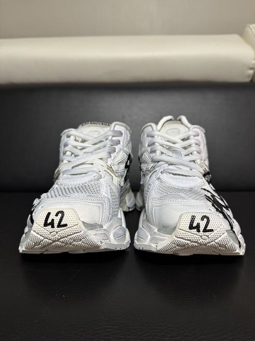 Balenciaga Runner White Grafitti