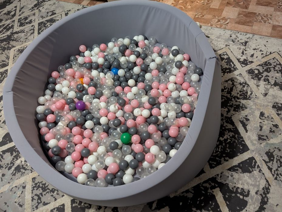 Продам детский сухой бассейн