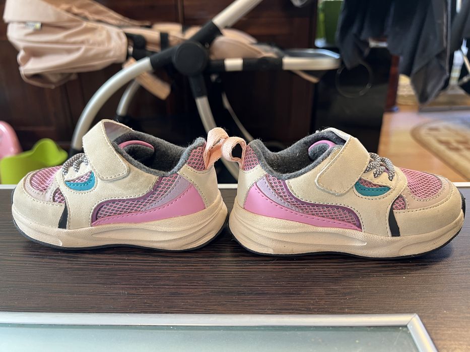 Ghete Frozen nr 20/21 si adidasi zara nr.22