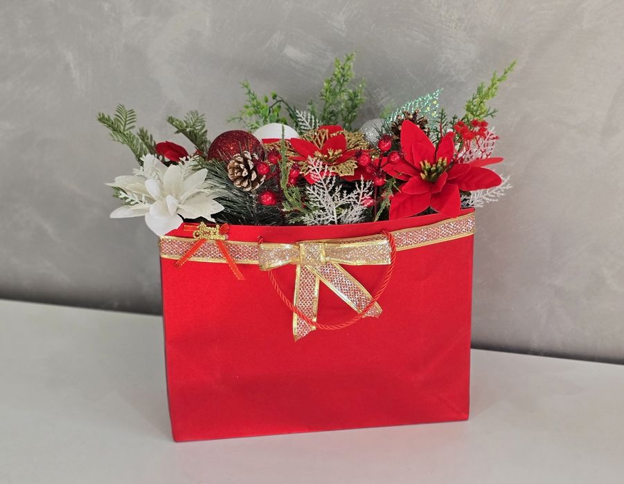 Коледни букети ръчно изработени