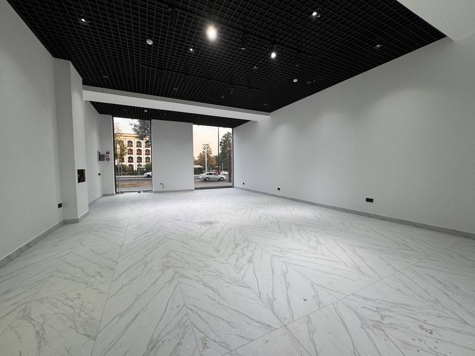 Аренда офиса. Первая линия вдоль дороги. Шото Руставели.