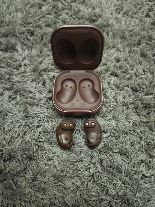 Samsung Galaxy Buds Live
Продаю оригинальны