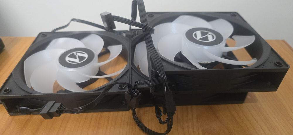 4x Ventilatoare Lian Li