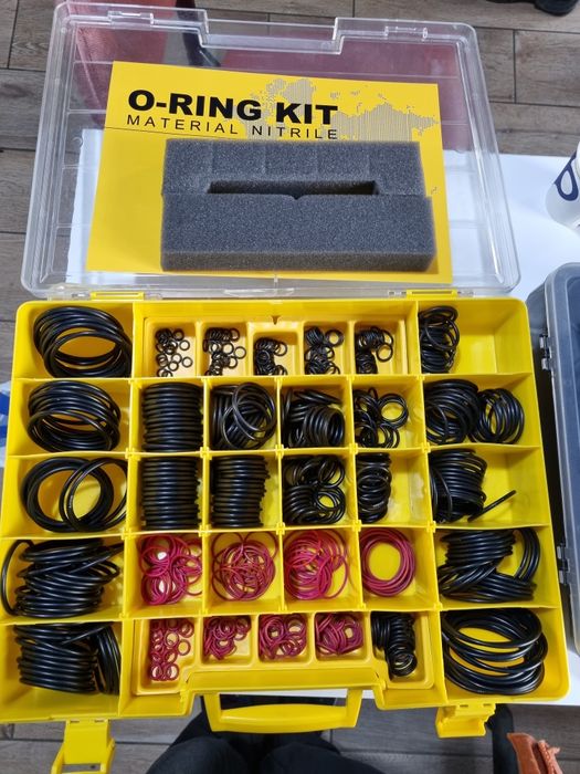 Caterpillar & Jcb Garnituri