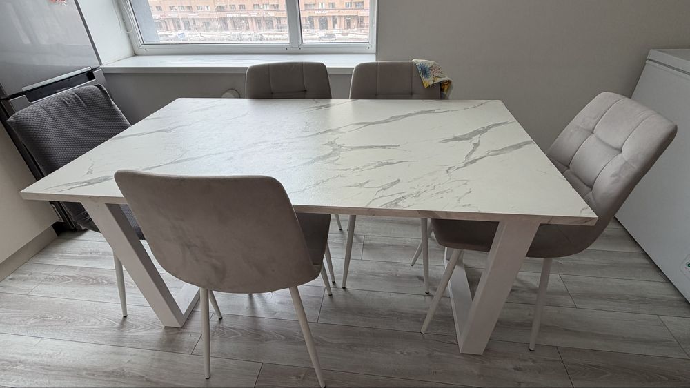 Стол обеданный.