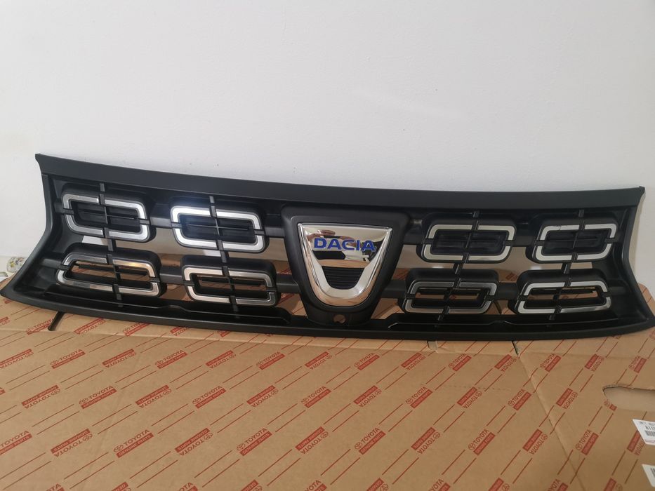 Grila radiator dacia duster an 2018/2020