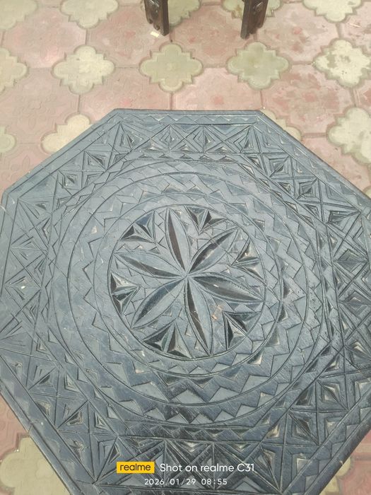 Vând  aceste mese în stare perfecta