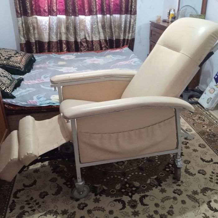 Многофункциональный  кресло коляска