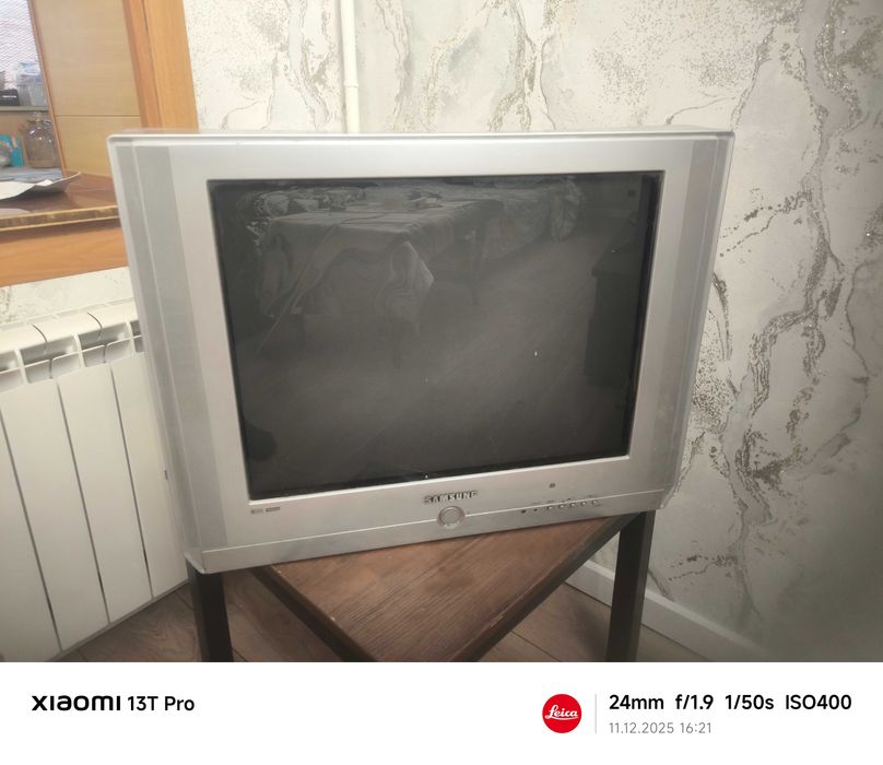Отдам телевизор самсунг