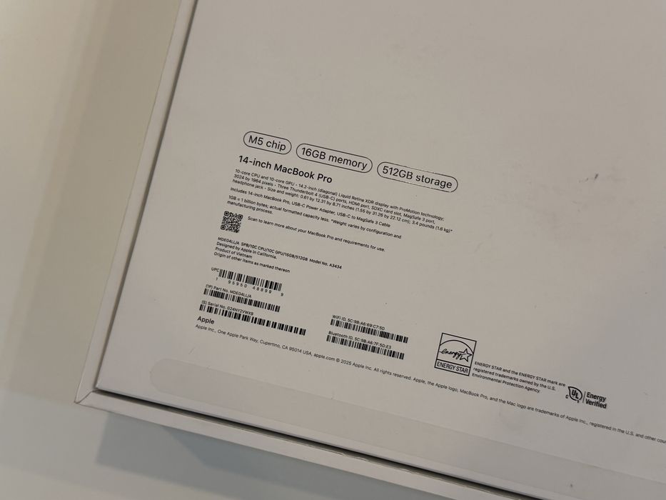 MacBook Pro 14 M5 как новый