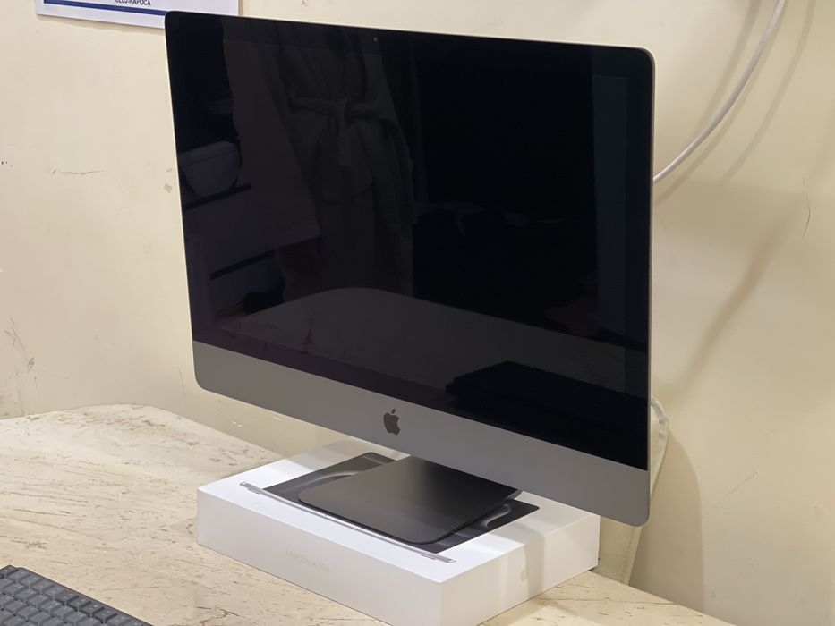 Apple iMac 27 インチ 16GB 1TB ① Apple iMac 27-inch i9 16GB 1TB SSD 8GB VGA - Hedmon Tech