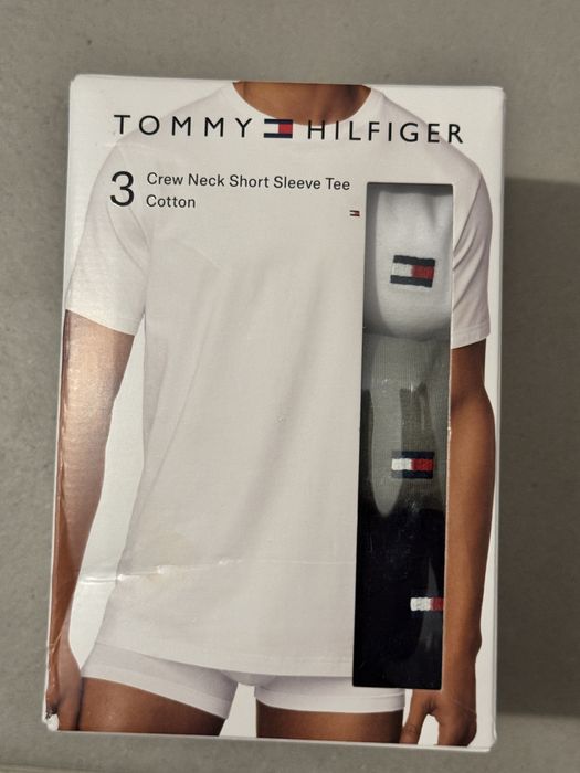 Set 3 tricouri Tommy Hilfiger - NOI, sigilate