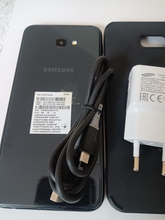 Продам Телефон  САМСУНГ Ж 4+