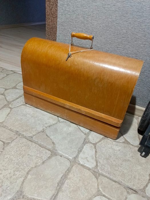 Продается швейная машинка