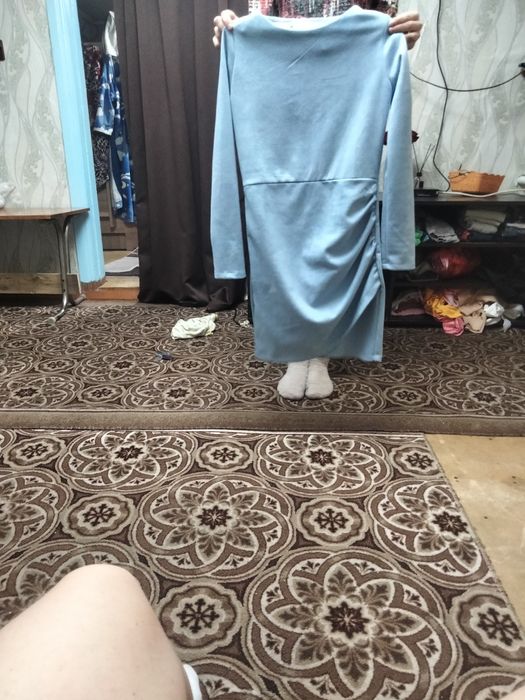 Отдам 2 платья рр42