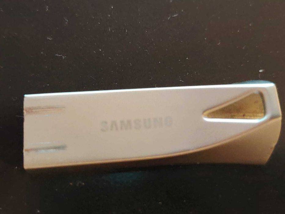 Продам флэшку Самсунг