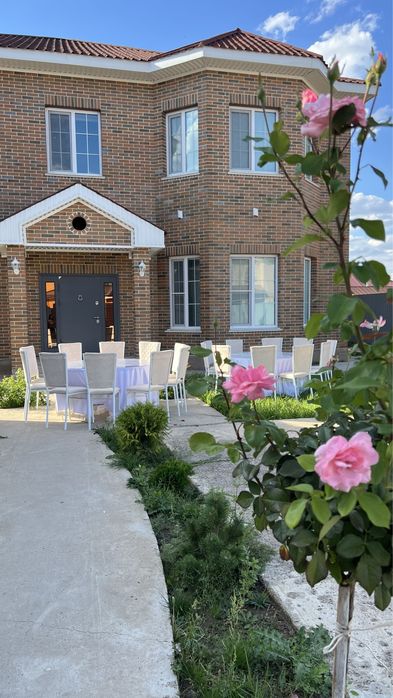 Сдаю в аренду столы со стульями!