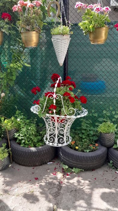 Цветарници от ковано желязо