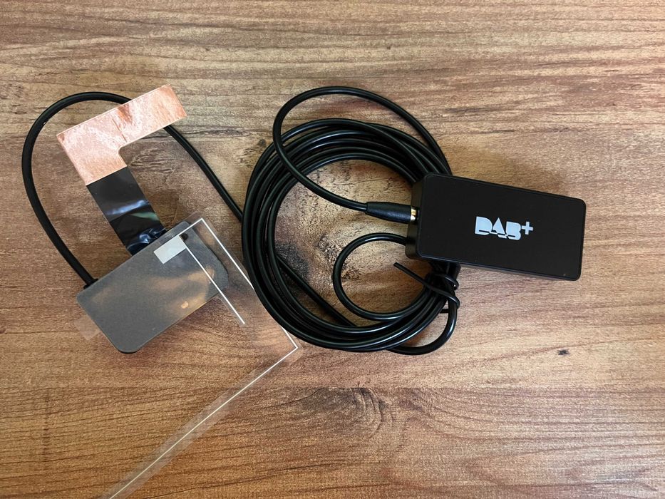 Receptor radio DAB+ cu antena, set complet